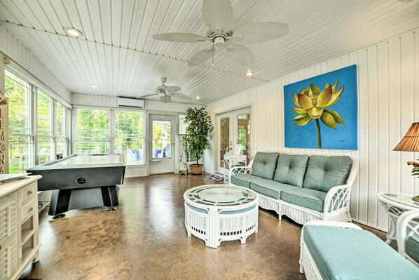 House (4 Bedrooms) | Front of property