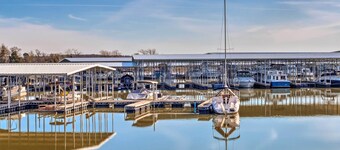 Kentucky Lake House With a Great Outdoor Space!
