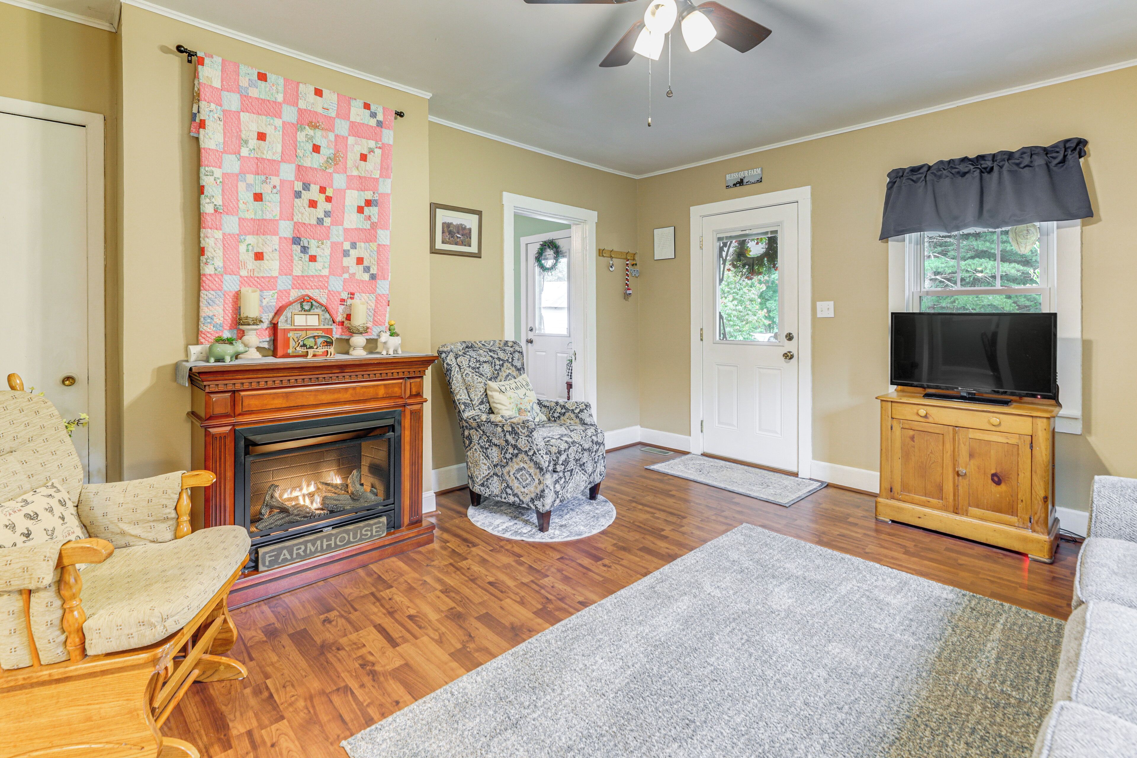 House (2 Bedrooms) | Interior