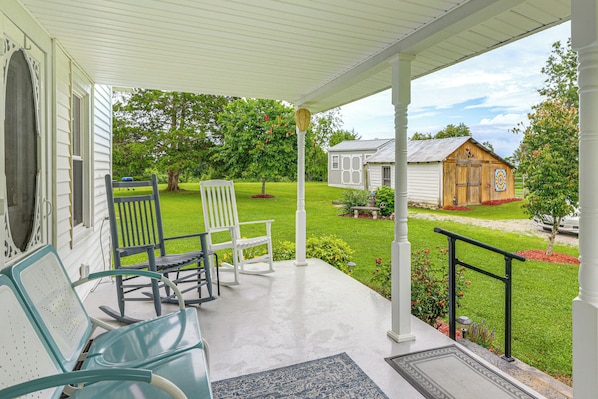 House (2 Bedrooms) | Interior - 'grandma's Farm House' on 125 Acres w/ Fire Pit! (Beattyville)