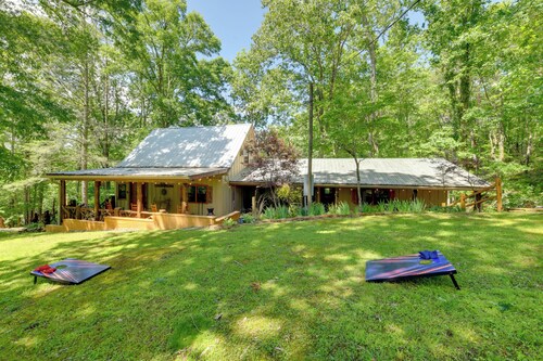 Fire Pit + Yard Games: Cosby Cabin Hideaway!