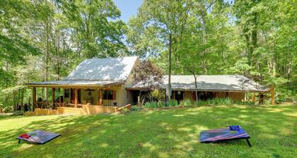 Fire Pit + Yard Games: Cosby Cabin Hideaway!