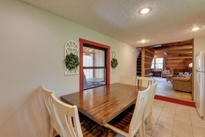 House (2 Bedrooms) | Interior