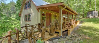 Relaxing Cosby Cabin w/ Fire Pit & Covered Porch!