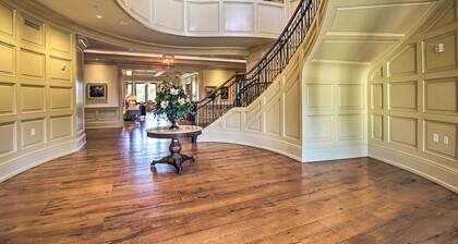 Walk to Pier & Golf: Heart of Harbour Town Condo