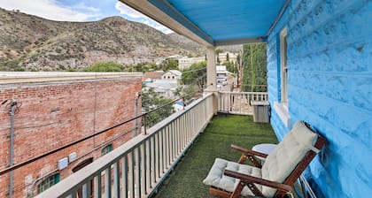 'St Valentine' Apartment w/ Balcony in Bisbee