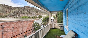 'St Valentine' Apartment w/ Balcony in Bisbee