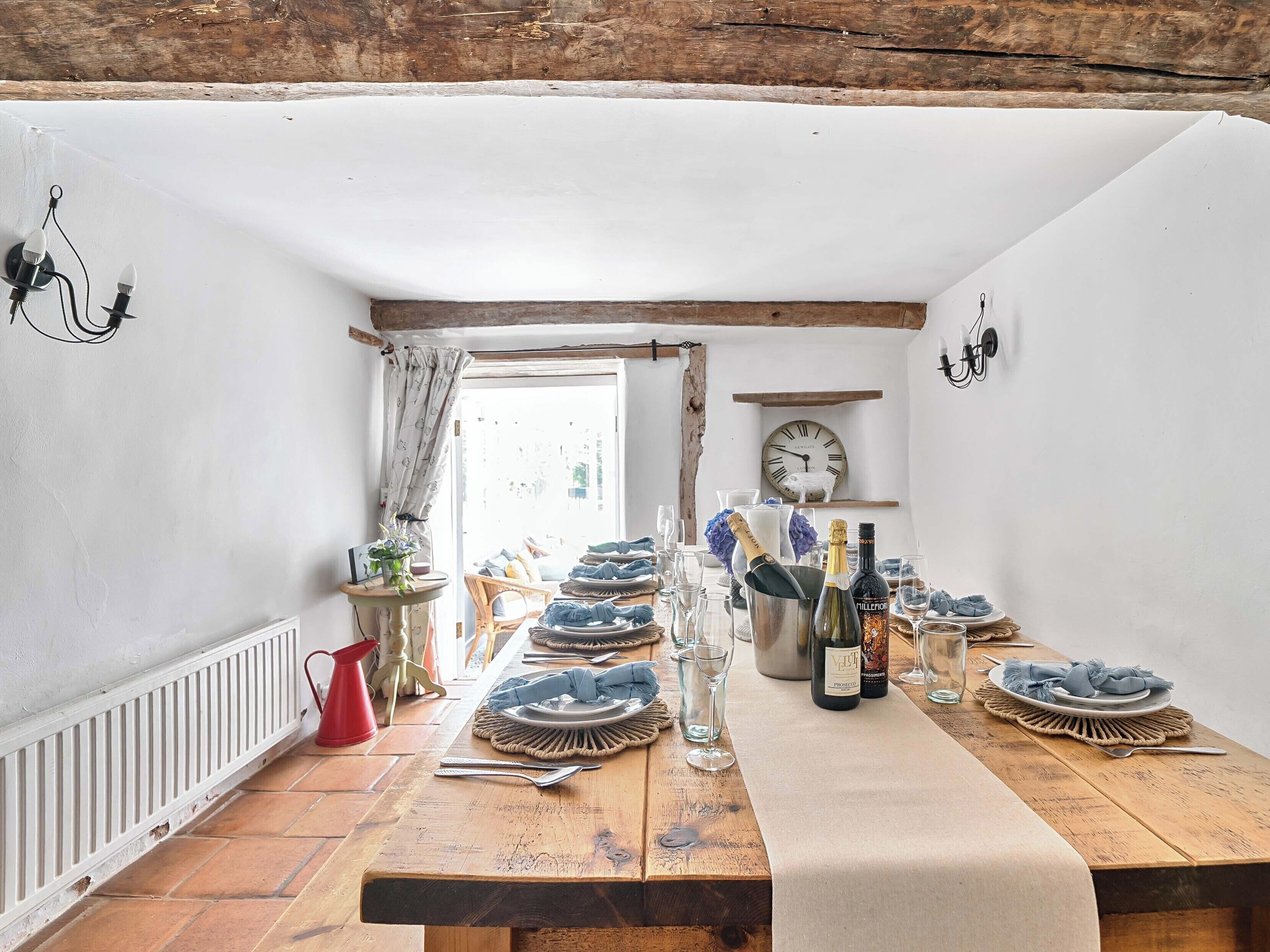 Cottage | Dining