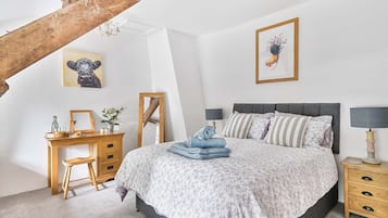 Cottage | 4 bedrooms, individually decorated, individually furnished, free WiFi