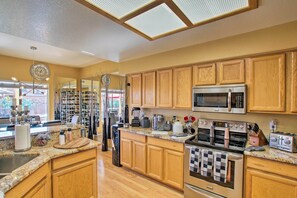 House (2 Bedrooms) | Interior - Luxury Glendale Getaway w/ Private Hot Tub & Patio (Glendale)