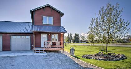 Updated Townhouse w/ Pergola, Walk to Downtown!