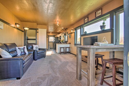 Updated Townhouse w/ Pergola, Walk to Downtown!