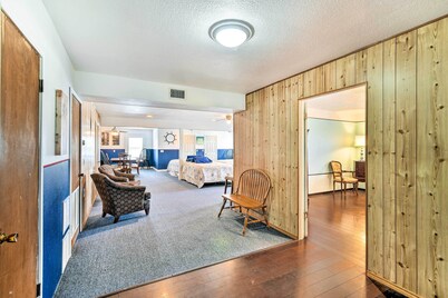 Relaxing Surfside Bunkhouse - Walk to the Beach!