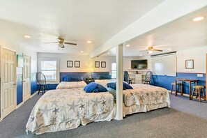 Villa (3 Bedrooms) | 3 bedrooms, bed sheets - Relaxing Surfside Bunkhouse - Walk to the Beach! (Freeport)