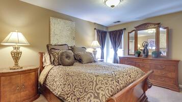 House (4 Bedrooms) | Interior