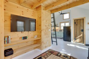 Interior - Cozy Catskills Tiny Home ~ 3 Mi to Bethel Woods! (Swan Lake)