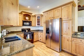 House (3 Bedrooms) | Interior - Winter Hikes & Ice Fishing Fun: Cozy Show Low Home (Show Low)