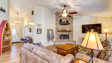 House (3 Bedrooms) | Interior