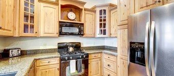 Winter Hikes & Ice Fishing Fun: Cozy Show Low Home