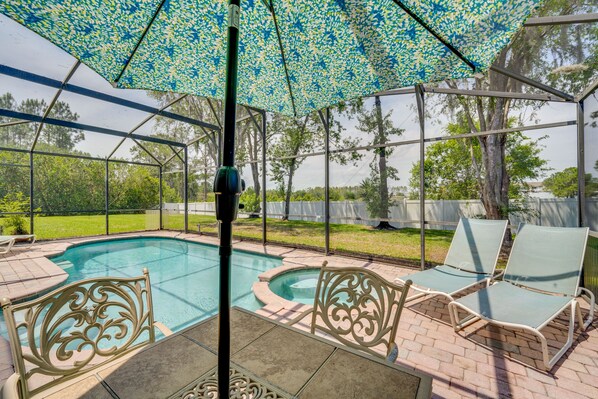 Outdoor pool - Beautiful Clermont Home ~ 10 Mi to Disney World! (Clermont)