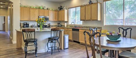 House (5 Bedrooms) | Interior