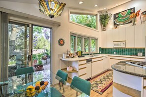 Micro-ondes, four, plaque de cuisson, lave-vaisselle