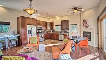 House (3 Bedrooms) | Interior