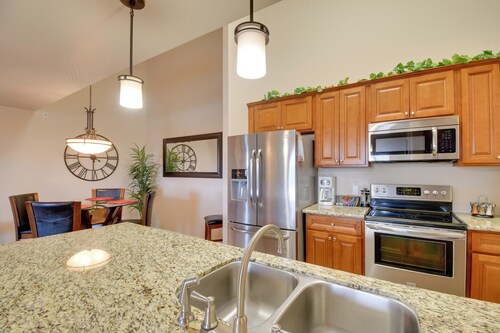 8 Mi to Tonto Nat'l Forest: Modern Condo in Mesa!