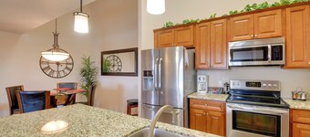 8 Mi to Tonto Nat'l Forest: Modern Condo in Mesa!