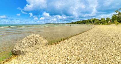 Upscale Earl Young Charlevoix Cottage w/ Deck!