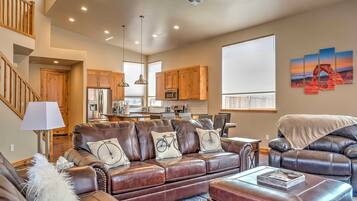 Apartment (3 Bedrooms) | Front of property