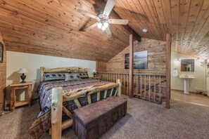 3 bedrooms, bed sheets - Well-appointed Alto Cabin w/ Fire Pit & Pool Table (Alto)