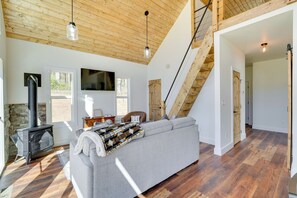 House (1 Bedroom) | Interior