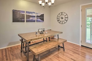 Dining - Family-friendly Getaway w/ Fire Pit & 2 Kayaks! (Bridgewater)