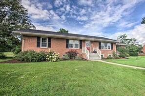 Exterior - Family-friendly Getaway w/ Fire Pit & 2 Kayaks! (Bridgewater)