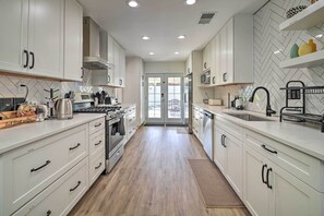 Talo (4 Bedrooms) | Sisätilat