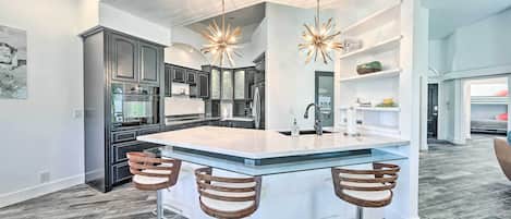 House (3 Bedrooms) | Interior