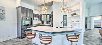 Spacious Parker House on the Colorado River!