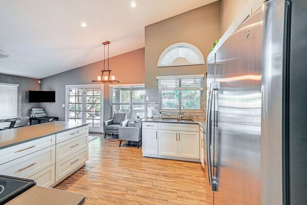 House (4 Bedrooms) | Interior