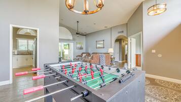 House (4 Bedrooms) | Interior