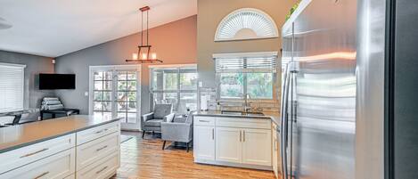 House (4 Bedrooms) | Interior