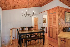 Hus (3 Bedrooms) | Innvendig