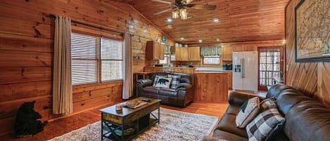 單棟房屋 (3 Bedrooms) | 內部