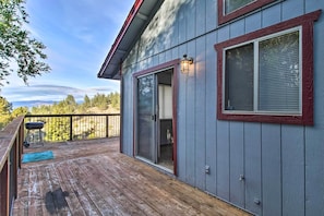 House (3 Bedrooms) | Interior - Lake View Home w/ Grill: Hike, Boat, Relax! (Kelseyville)