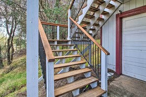 House (3 Bedrooms) | Interior - Lake View Home w/ Grill: Hike, Boat, Relax! (Kelseyville)