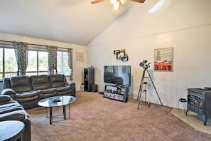 House (3 Bedrooms) | Interior - Lake View Home w/ Grill: Hike, Boat, Relax! (Kelseyville)