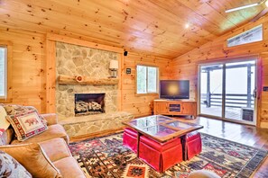 House (2 Bedrooms) | Interior - Breathtaking Mountain Views: Cullowhee Cabin! (Cullowhee)