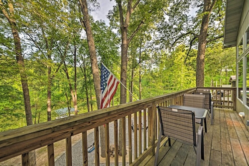 Lake Barkley Home: Private Dock, Kayaks, Fire Pit!