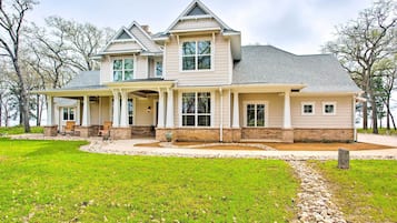 House (4 Bedrooms) | Front of property
