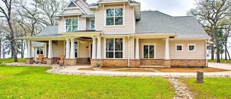 House (4 Bedrooms) | Front of property